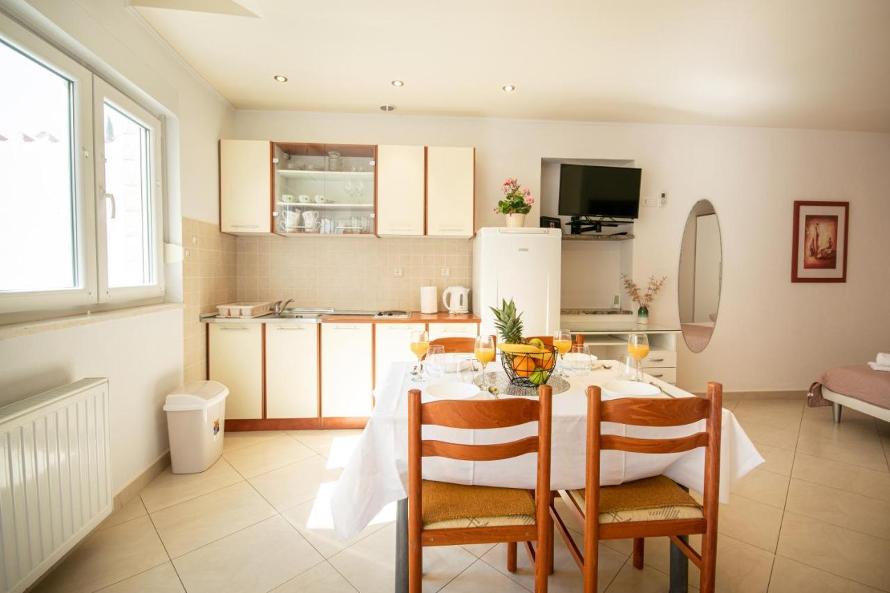 Apartmani Rita Baška Voda المظهر الخارجي الصورة